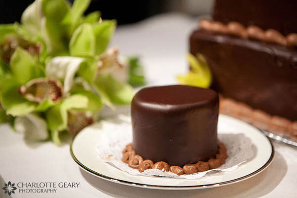 Miniature cake for the bride in her favorite flavor