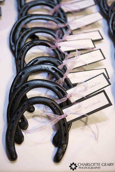 Horseshoe place cards