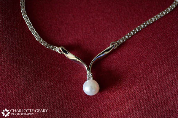 Pearl pendant necklace