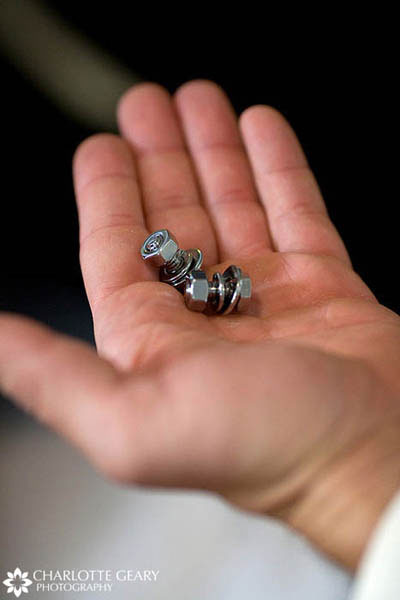 Nut and bolt groom